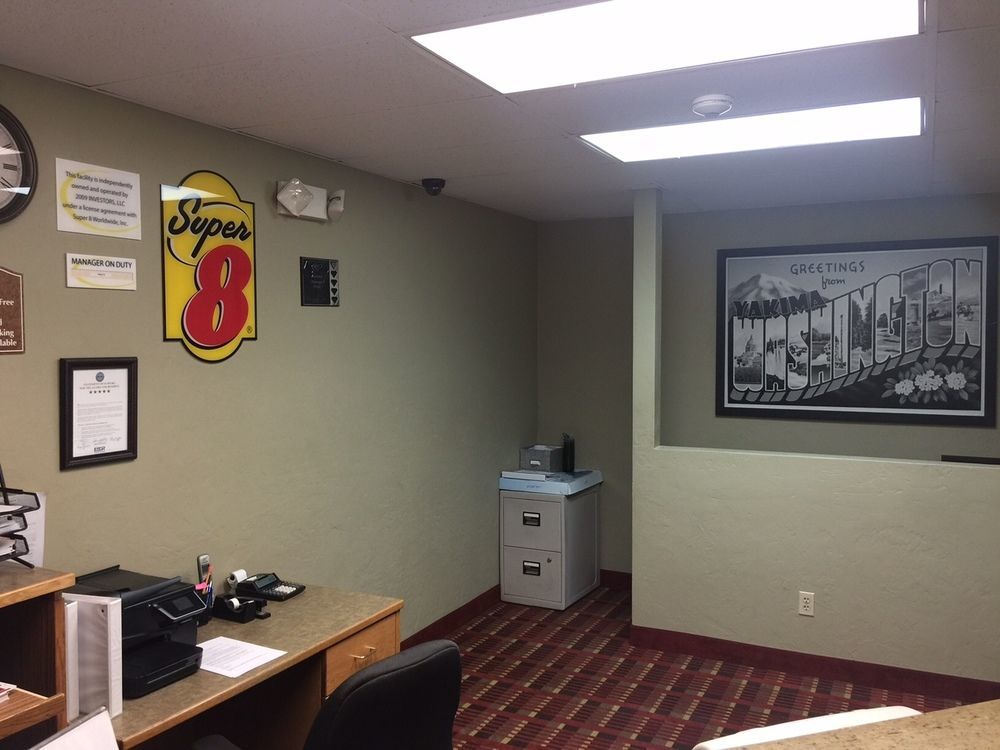 Super 8 By Wyndham Union Gap Yakima Area Otel Dış mekan fotoğraf